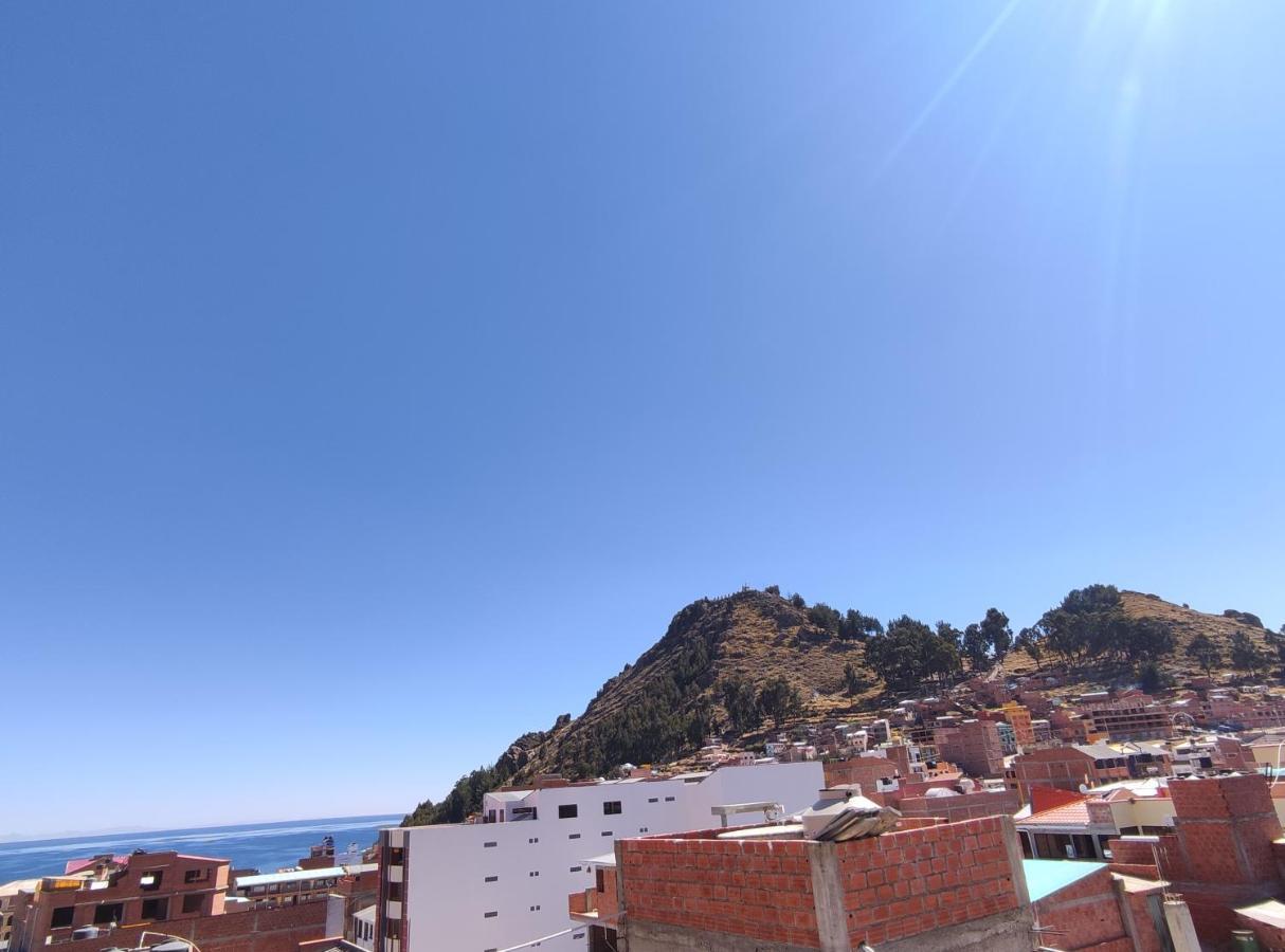 Hostal Sol Y Luna Bed & Breakfast Copacabana  Bagian luar foto