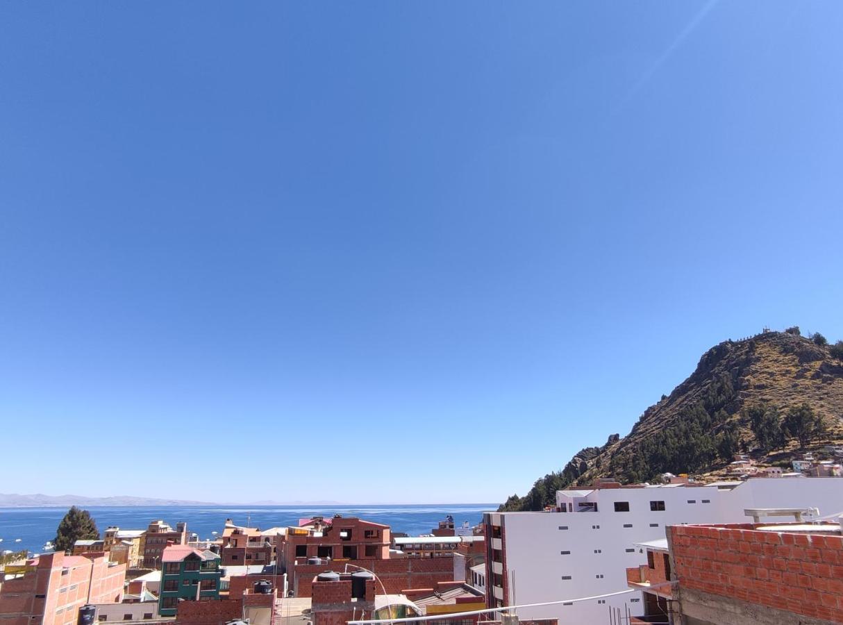 Hostal Sol Y Luna Bed & Breakfast Copacabana  Bagian luar foto