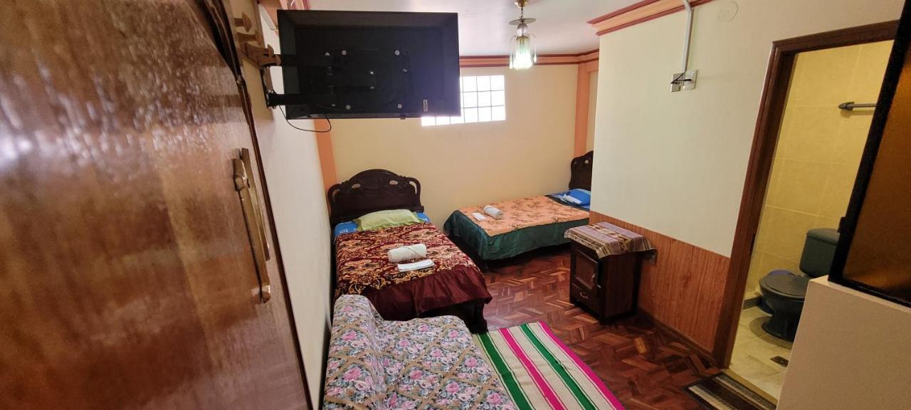 Hostal Sol Y Luna Bed & Breakfast Copacabana  Bagian luar foto